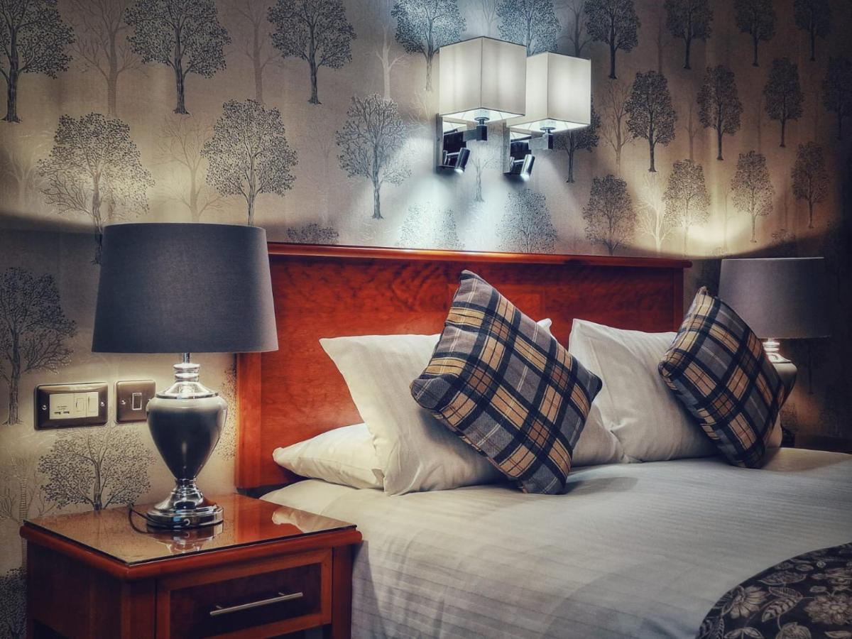Swindon Blunsdon House Hotel, BW Premier Collection Bagian luar foto