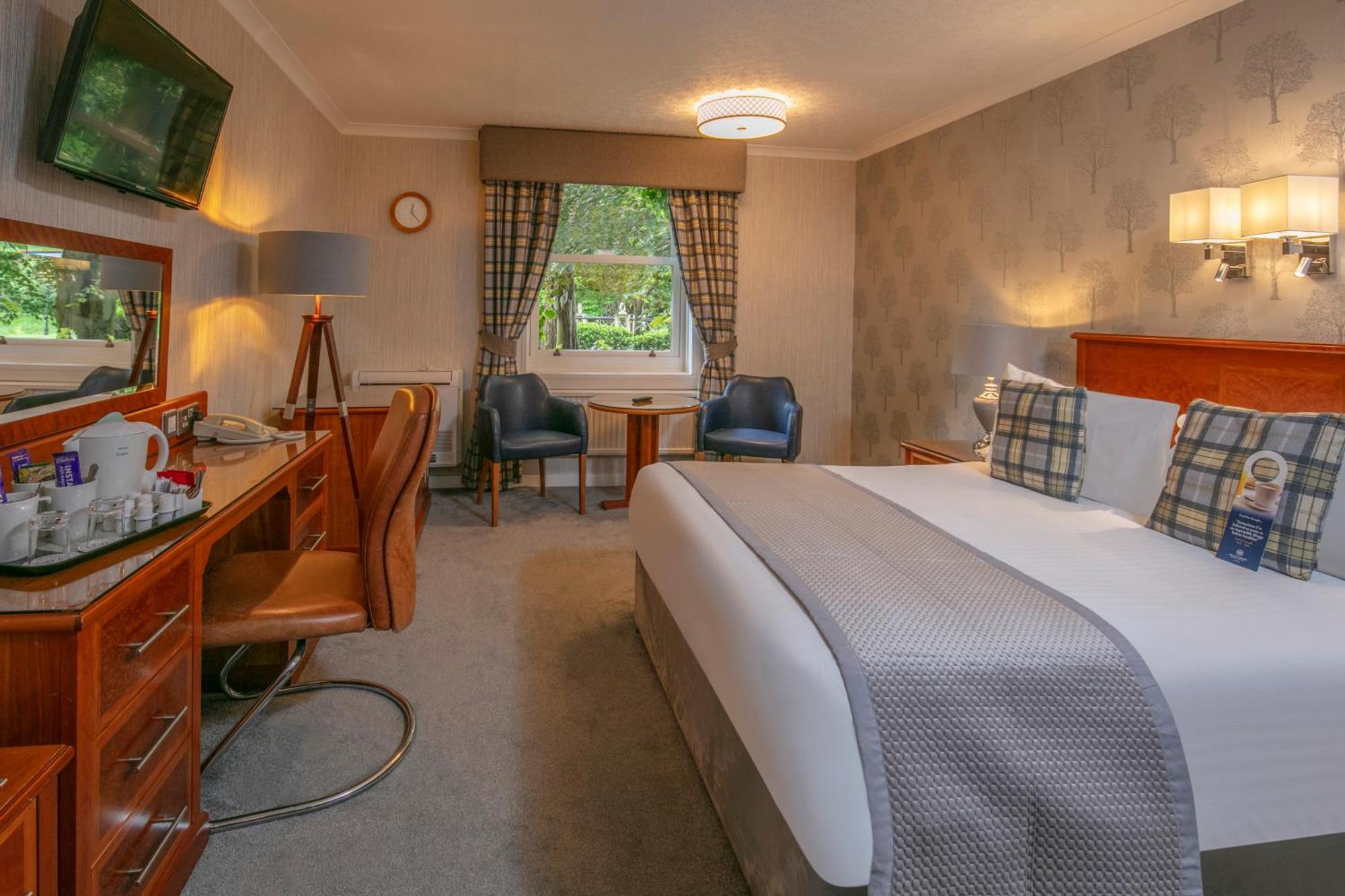 Swindon Blunsdon House Hotel, BW Premier Collection Bagian luar foto