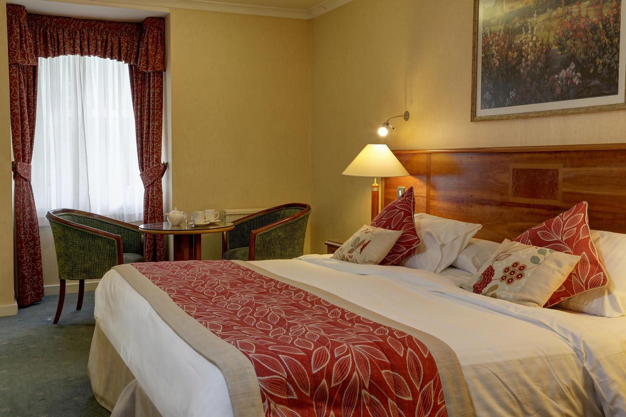 Swindon Blunsdon House Hotel, BW Premier Collection Bagian luar foto