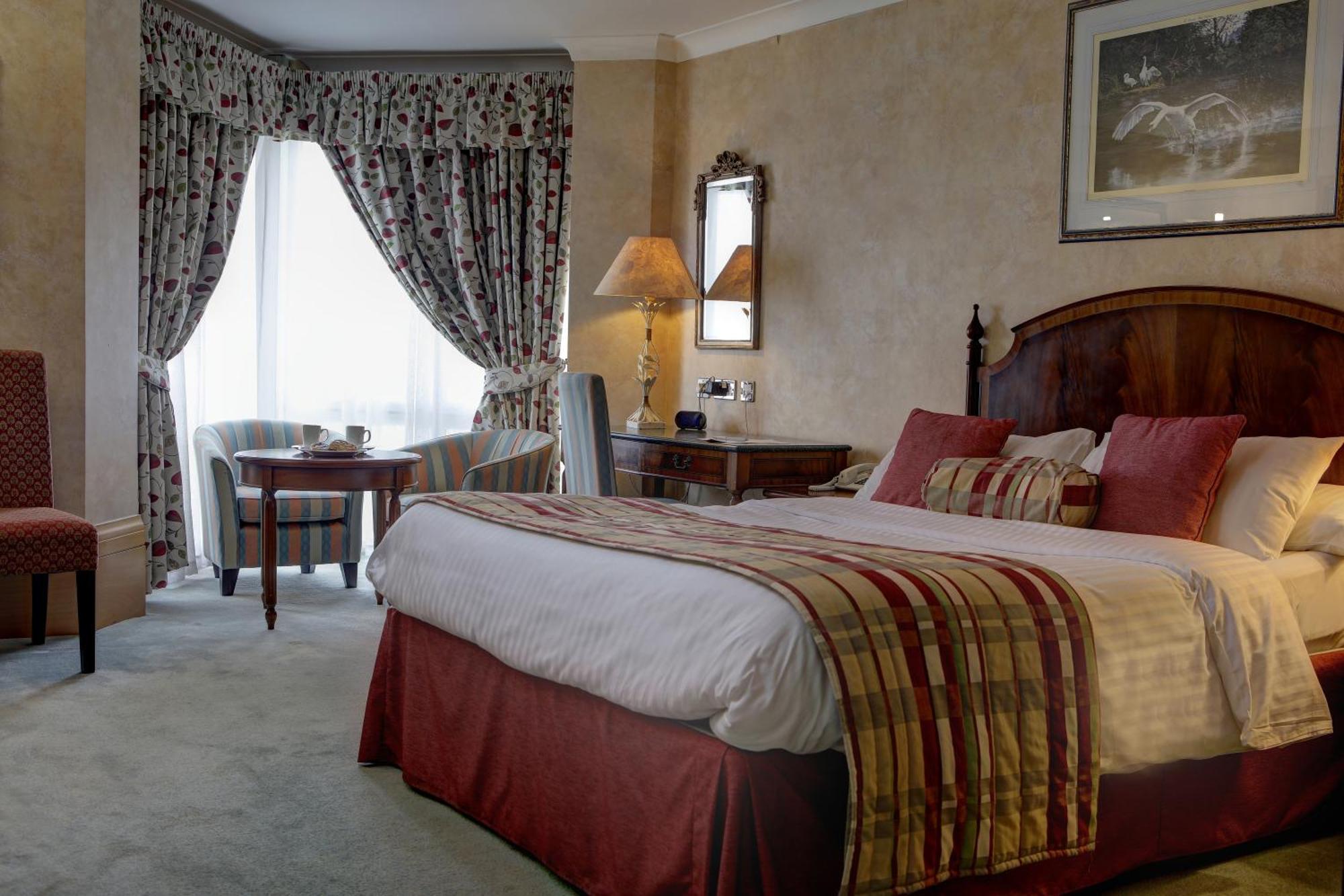 Swindon Blunsdon House Hotel, BW Premier Collection Bagian luar foto