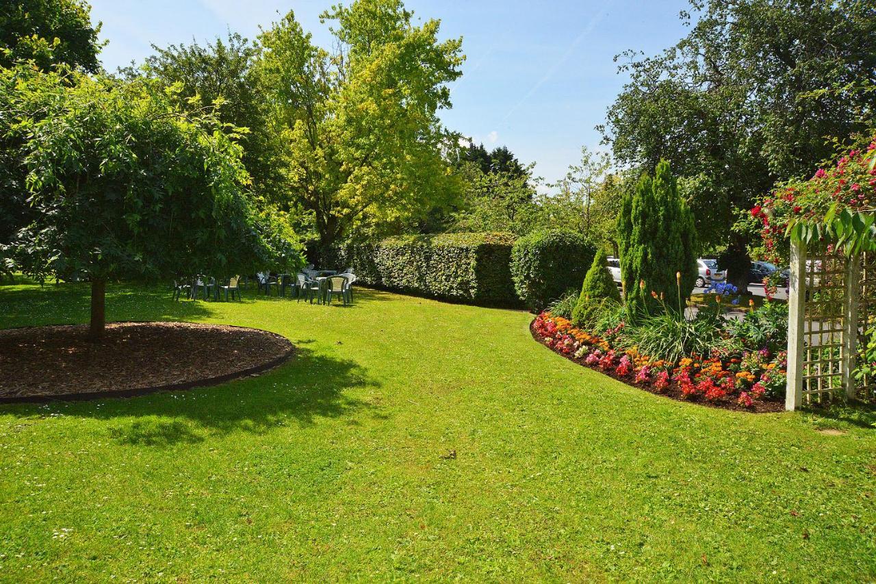 Swindon Blunsdon House Hotel, BW Premier Collection Bagian luar foto